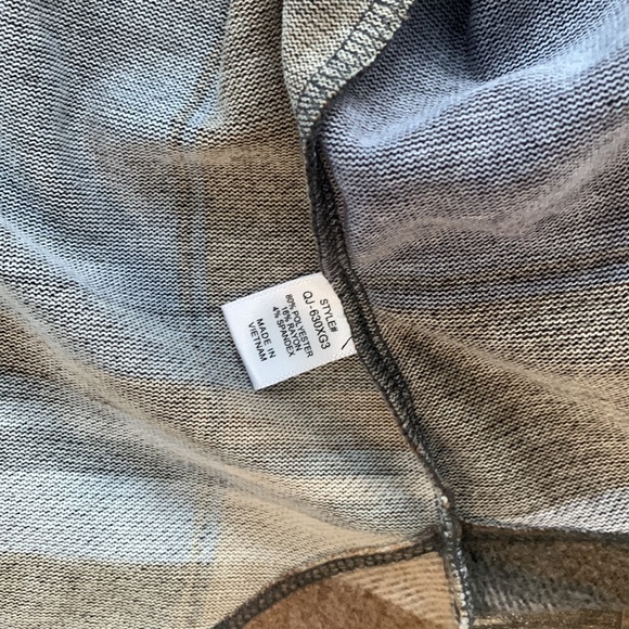 3X soft stretch shacket Zenana plaid neutrals - Picture 5 of 6